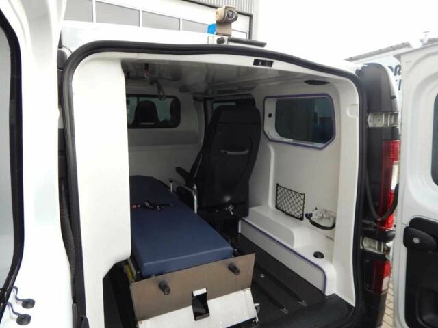 Белый Рено Трафик, объемом двигателя 1.6 л и пробегом 250 тыс. км за 16779 $, фото 6 на Automoto.ua