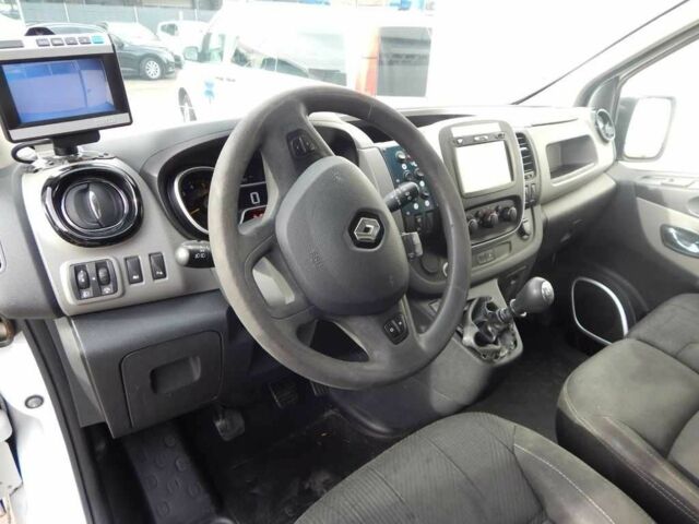 Белый Рено Трафик, объемом двигателя 1.6 л и пробегом 250 тыс. км за 16779 $, фото 9 на Automoto.ua