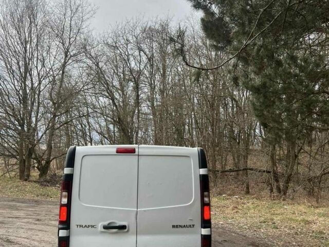 Белый Рено Трафик, объемом двигателя 1.6 л и пробегом 130 тыс. км за 7200 $, фото 2 на Automoto.ua