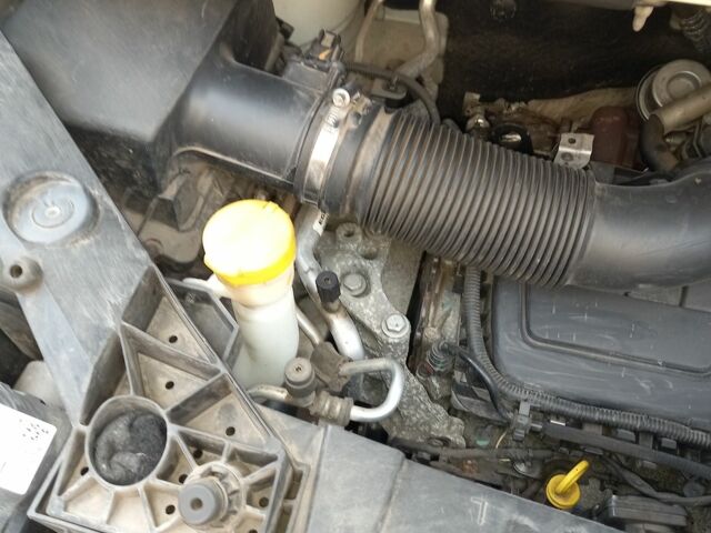 Белый Рено Трафик, объемом двигателя 2 л и пробегом 180 тыс. км за 14200 $, фото 5 на Automoto.ua