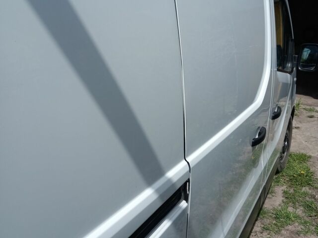 Белый Рено Трафик, объемом двигателя 2 л и пробегом 180 тыс. км за 14200 $, фото 2 на Automoto.ua