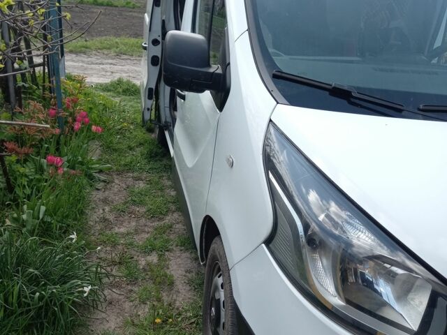 Белый Рено Трафик, объемом двигателя 2 л и пробегом 180 тыс. км за 14200 $, фото 3 на Automoto.ua