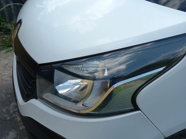 Белый Рено Трафик, объемом двигателя 2 л и пробегом 180 тыс. км за 14200 $, фото 1 на Automoto.ua