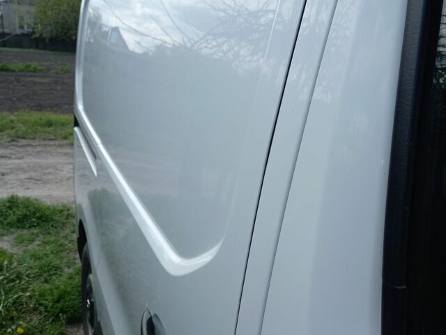 Белый Рено Трафик, объемом двигателя 2 л и пробегом 180 тыс. км за 14200 $, фото 4 на Automoto.ua