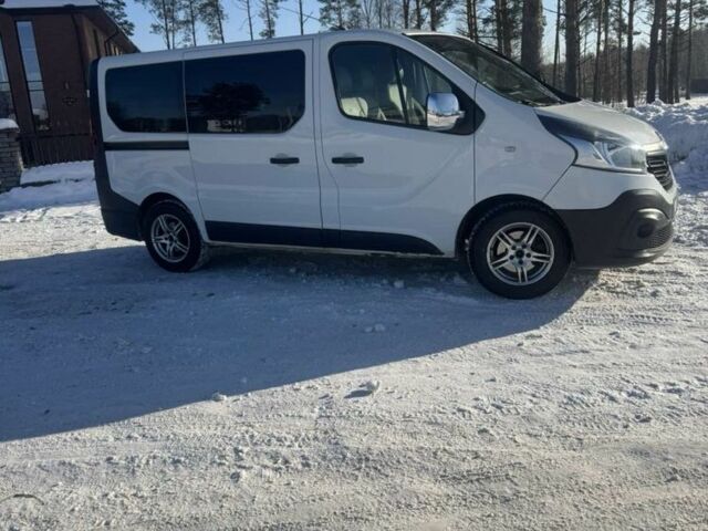 Белый Рено Трафик, объемом двигателя 1.6 л и пробегом 257 тыс. км за 15800 $, фото 1 на Automoto.ua