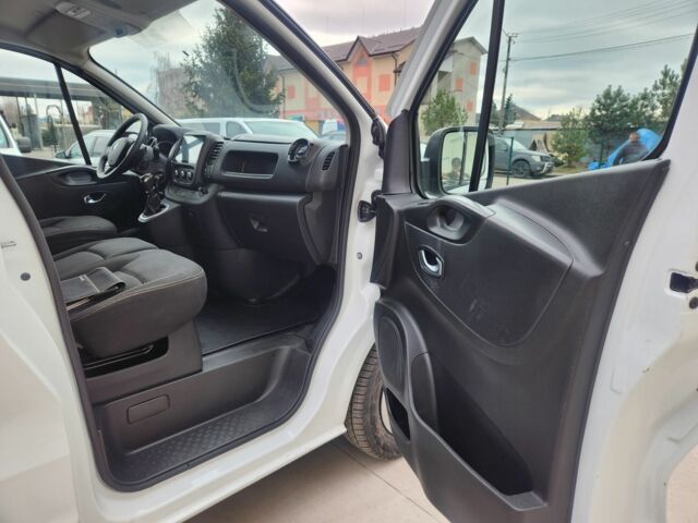 Белый Рено Трафик, объемом двигателя 2 л и пробегом 168 тыс. км за 17500 $, фото 5 на Automoto.ua