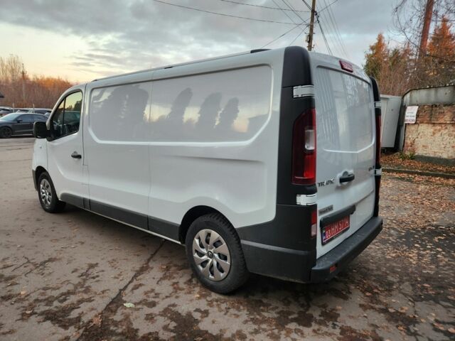 Белый Рено Трафик, объемом двигателя 2 л и пробегом 115 тыс. км за 18500 $, фото 3 на Automoto.ua