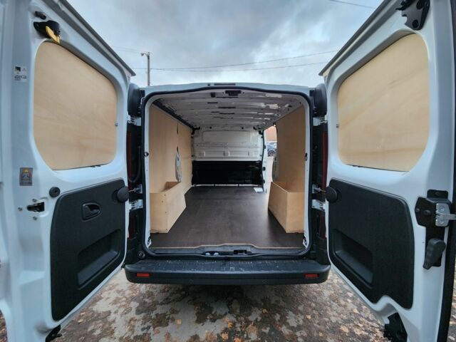 Белый Рено Трафик, объемом двигателя 2 л и пробегом 115 тыс. км за 18500 $, фото 6 на Automoto.ua