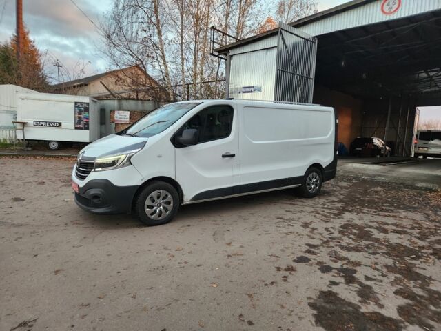 Белый Рено Трафик, объемом двигателя 2 л и пробегом 115 тыс. км за 18500 $, фото 2 на Automoto.ua