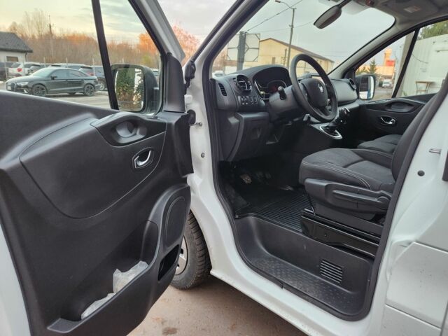 Белый Рено Трафик, объемом двигателя 2 л и пробегом 115 тыс. км за 18500 $, фото 5 на Automoto.ua