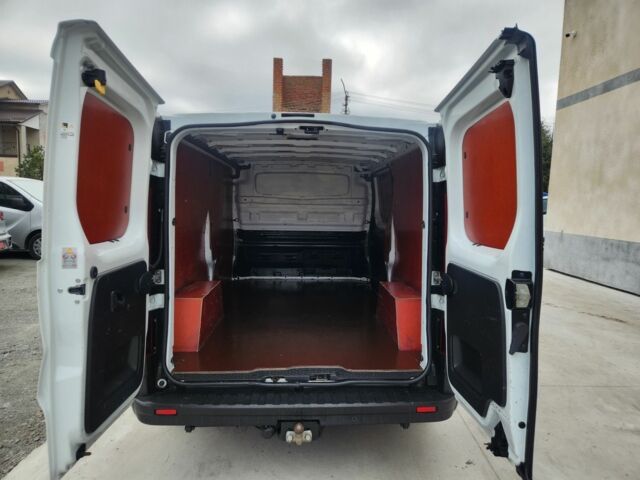 Белый Рено Трафик, объемом двигателя 2 л и пробегом 168 тыс. км за 17500 $, фото 4 на Automoto.ua