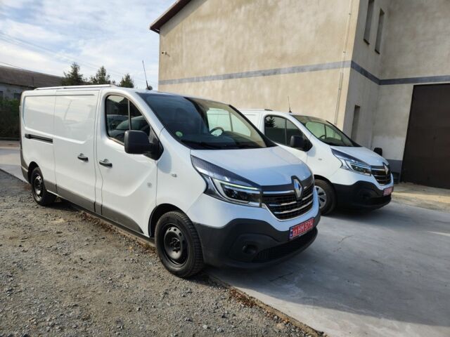 Белый Рено Трафик, объемом двигателя 2 л и пробегом 115 тыс. км за 18500 $, фото 3 на Automoto.ua