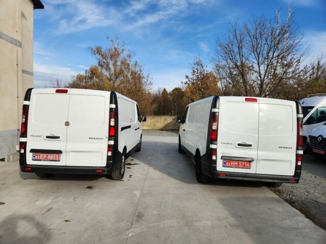 Белый Рено Трафик, объемом двигателя 2 л и пробегом 115 тыс. км за 18500 $, фото 2 на Automoto.ua