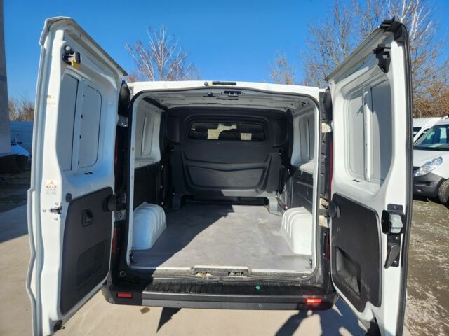 Білий Рено Трафік, об'ємом двигуна 2 л та пробігом 233 тис. км за 22500 $, фото 4 на Automoto.ua