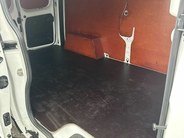 Белый Рено Трафик, объемом двигателя 0 л и пробегом 120 тыс. км за 18500 $, фото 4 на Automoto.ua