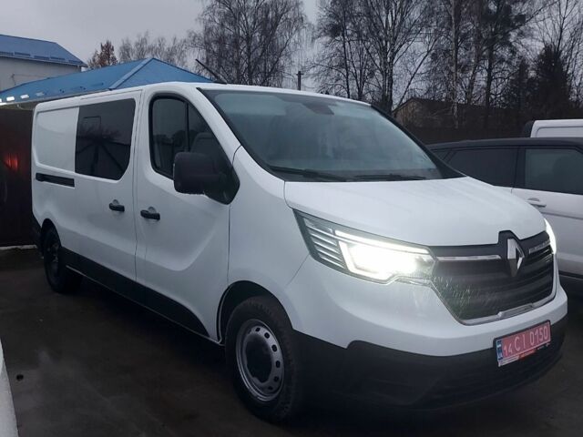 Белый Рено Трафик, объемом двигателя 2 л и пробегом 120 тыс. км за 29500 $, фото 2 на Automoto.ua