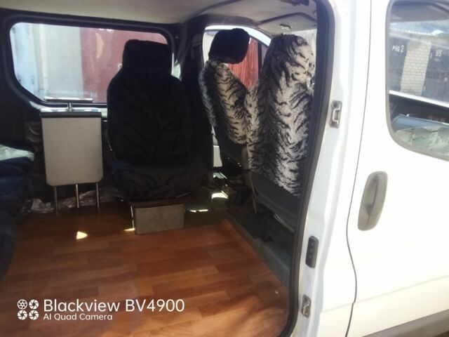 Белый Рено Трафик, объемом двигателя 1.9 л и пробегом 266 тыс. км за 5500 $, фото 6 на Automoto.ua