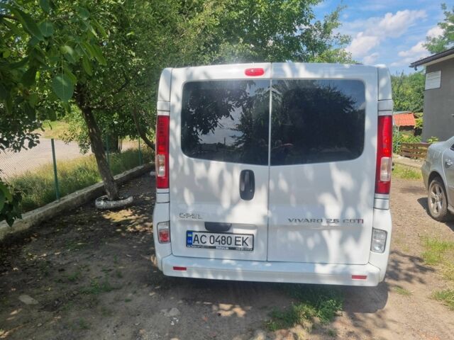 Белый Рено Трафик, объемом двигателя 2.5 л и пробегом 281 тыс. км за 11850 $, фото 1 на Automoto.ua