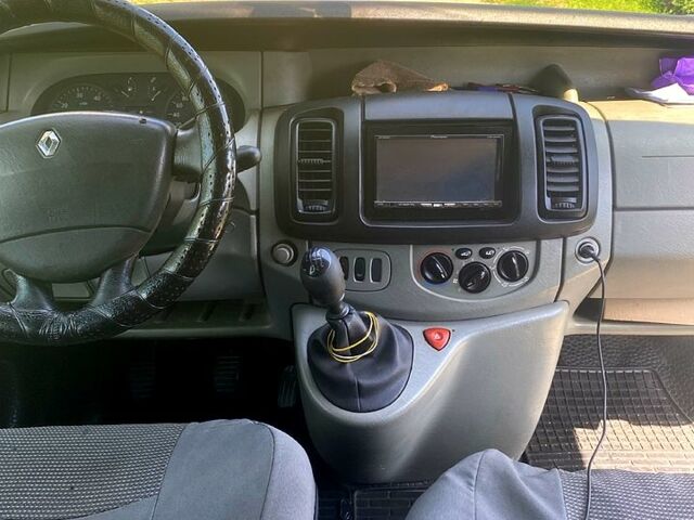 Белый Рено Трафик, объемом двигателя 1.9 л и пробегом 0 тыс. км за 5500 $, фото 2 на Automoto.ua