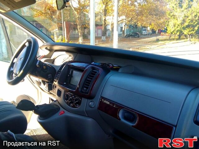 Белый Рено Трафик, объемом двигателя 1.9 л и пробегом 250 тыс. км за 6500 $, фото 3 на Automoto.ua