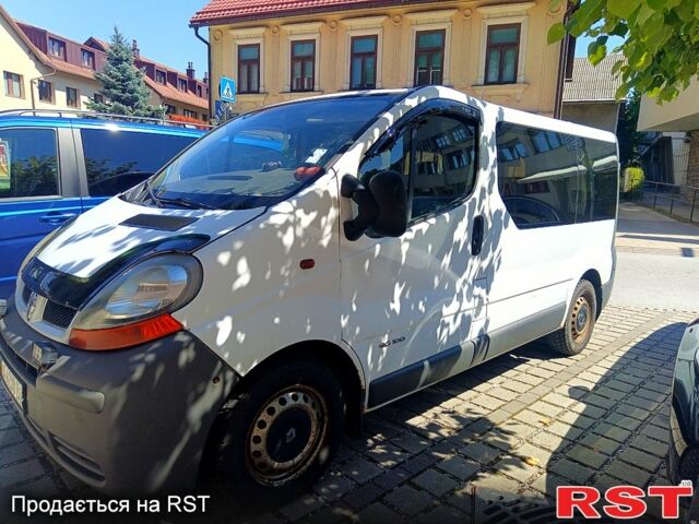 Белый Рено Трафик, объемом двигателя 1.9 л и пробегом 290 тыс. км за 3880 $, фото 6 на Automoto.ua