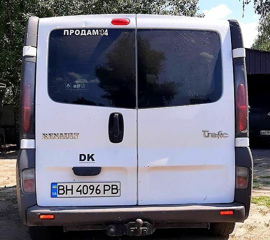 Білий Рено Трафік, об'ємом двигуна 1.9 л та пробігом 390 тис. км за 5499 $, фото 3 на Automoto.ua