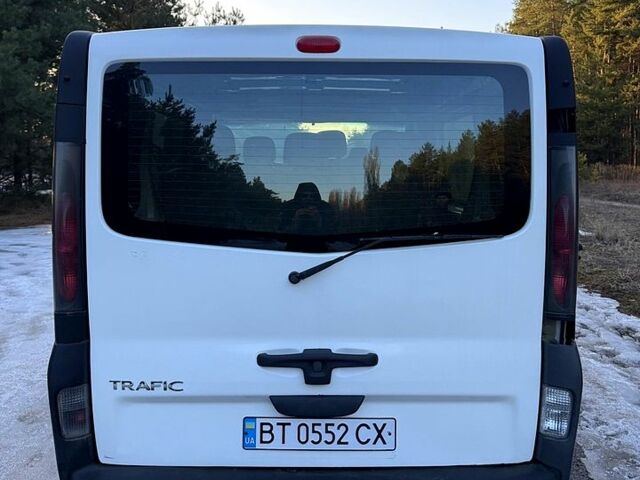 Білий Рено Трафік, об'ємом двигуна 1.9 л та пробігом 285 тис. км за 4950 $, фото 7 на Automoto.ua