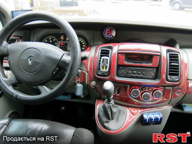 Белый Рено Трафик, объемом двигателя 1.9 л и пробегом 0 тыс. км за 7500 $, фото 11 на Automoto.ua