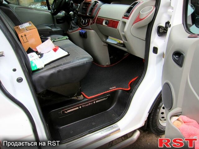 Белый Рено Трафик, объемом двигателя 1.9 л и пробегом 0 тыс. км за 7500 $, фото 9 на Automoto.ua