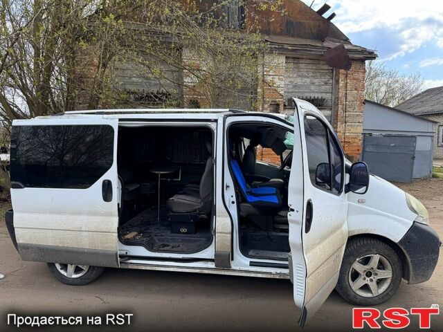 Белый Рено Трафик, объемом двигателя 1.9 л и пробегом 265 тыс. км за 2800 $, фото 9 на Automoto.ua