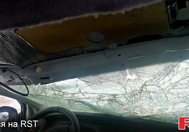 Белый Рено Трафик, объемом двигателя 19 л и пробегом 330 тыс. км за 4000 $, фото 5 на Automoto.ua