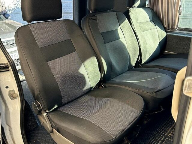 Белый Рено Трафик, объемом двигателя 1.9 л и пробегом 329 тыс. км за 7400 $, фото 7 на Automoto.ua