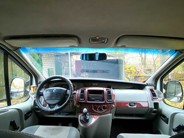 Білий Рено Трафік, об'ємом двигуна 1.9 л та пробігом 320 тис. км за 7000 $, фото 6 на Automoto.ua