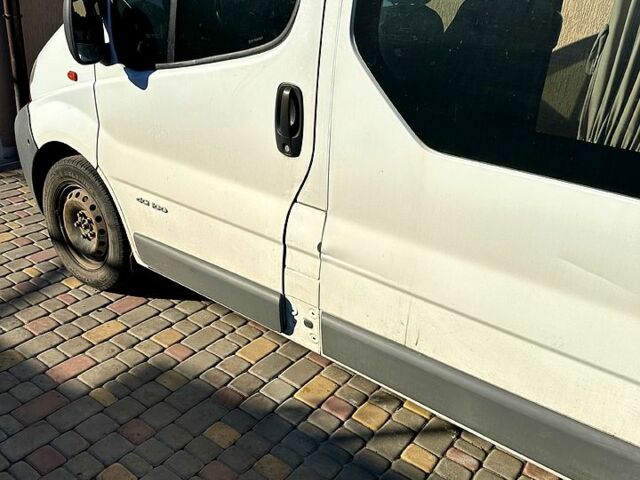 Белый Рено Трафик, объемом двигателя 1.9 л и пробегом 329 тыс. км за 7400 $, фото 5 на Automoto.ua