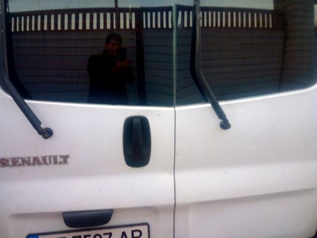Білий Рено Трафік, об'ємом двигуна 1.9 л та пробігом 276 тис. км за 7000 $, фото 8 на Automoto.ua
