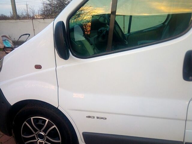 Білий Рено Трафік, об'ємом двигуна 1.9 л та пробігом 276 тис. км за 7000 $, фото 9 на Automoto.ua