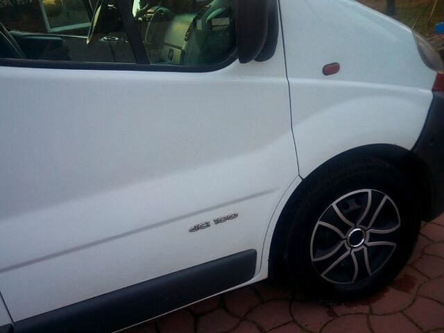 Білий Рено Трафік, об'ємом двигуна 1.9 л та пробігом 276 тис. км за 7000 $, фото 6 на Automoto.ua