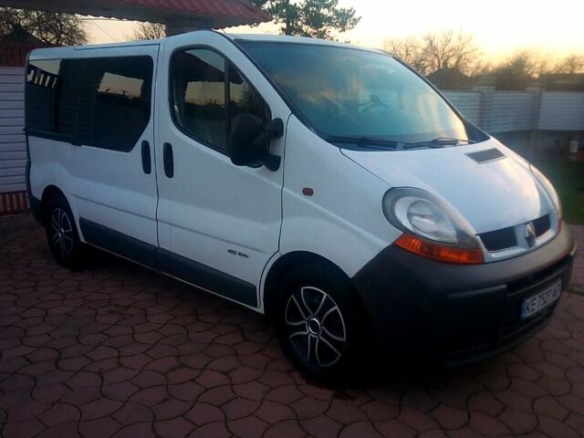 Білий Рено Трафік, об'ємом двигуна 1.9 л та пробігом 276 тис. км за 7000 $, фото 1 на Automoto.ua