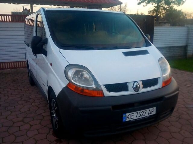Білий Рено Трафік, об'ємом двигуна 1.9 л та пробігом 276 тис. км за 7000 $, фото 5 на Automoto.ua