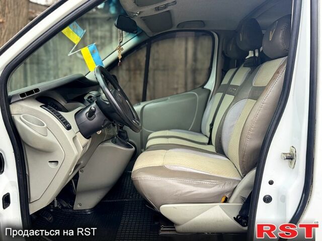 Білий Рено Трафік, об'ємом двигуна 1.9 л та пробігом 327 тис. км за 7800 $, фото 7 на Automoto.ua