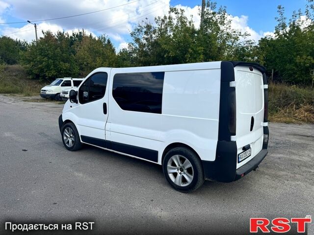 Белый Рено Трафик, объемом двигателя 1.9 л и пробегом 250 тыс. км за 8000 $, фото 1 на Automoto.ua