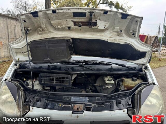 Білий Рено Трафік, об'ємом двигуна 1.9 л та пробігом 327 тис. км за 7800 $, фото 13 на Automoto.ua