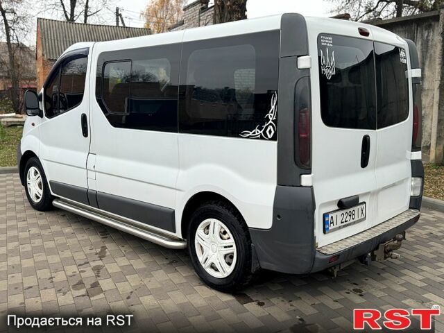 Білий Рено Трафік, об'ємом двигуна 1.9 л та пробігом 327 тис. км за 7800 $, фото 5 на Automoto.ua