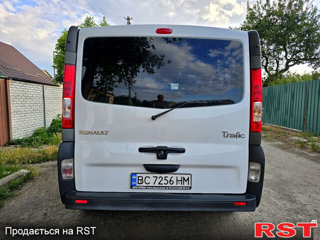 Білий Рено Трафік, об'ємом двигуна 2 л та пробігом 373 тис. км за 9500 $, фото 4 на Automoto.ua