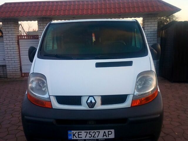 Білий Рено Трафік, об'ємом двигуна 1.9 л та пробігом 276 тис. км за 7000 $, фото 3 на Automoto.ua