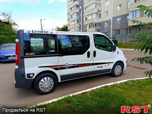 Білий Рено Трафік, об'ємом двигуна 2 л та пробігом 297 тис. км за 7800 $, фото 5 на Automoto.ua