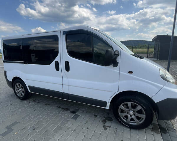 Белый Рено Трафик, объемом двигателя 2 л и пробегом 370 тыс. км за 8500 $, фото 2 на Automoto.ua