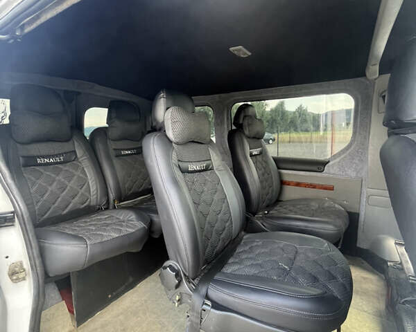 Белый Рено Трафик, объемом двигателя 2 л и пробегом 370 тыс. км за 8500 $, фото 5 на Automoto.ua