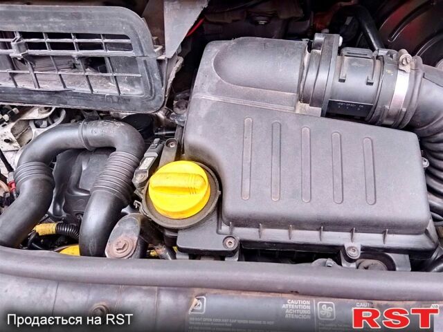 Білий Рено Трафік, об'ємом двигуна 2 л та пробігом 280 тис. км за 10000 $, фото 3 на Automoto.ua