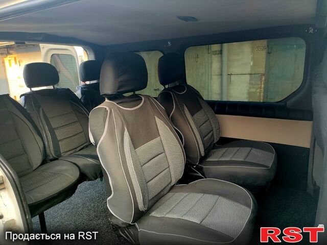 Белый Рено Трафик, объемом двигателя 2 л и пробегом 350 тыс. км за 7800 $, фото 5 на Automoto.ua